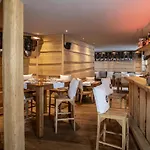 Unique Post Hotel 4*