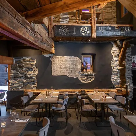 Unique Post Szálloda Zermatt