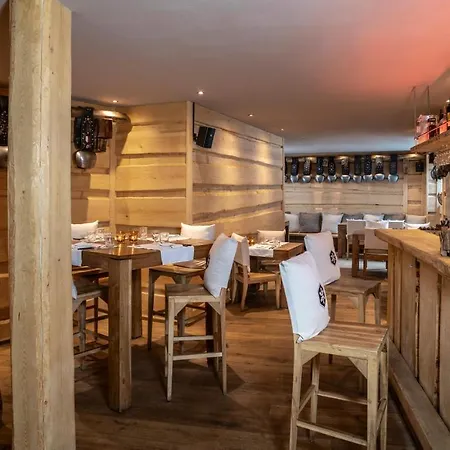 Unique Post Отель 4*