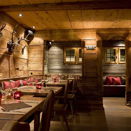 Hotel Unique Post 4*