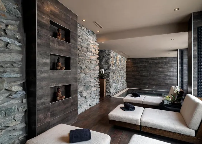 Unique Post Hotel 4*