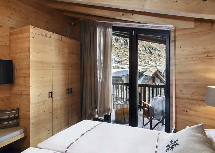 호텔 유니크 포스트 4*